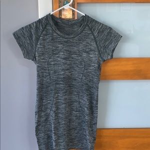 Lulu lemon heather dark green shirt